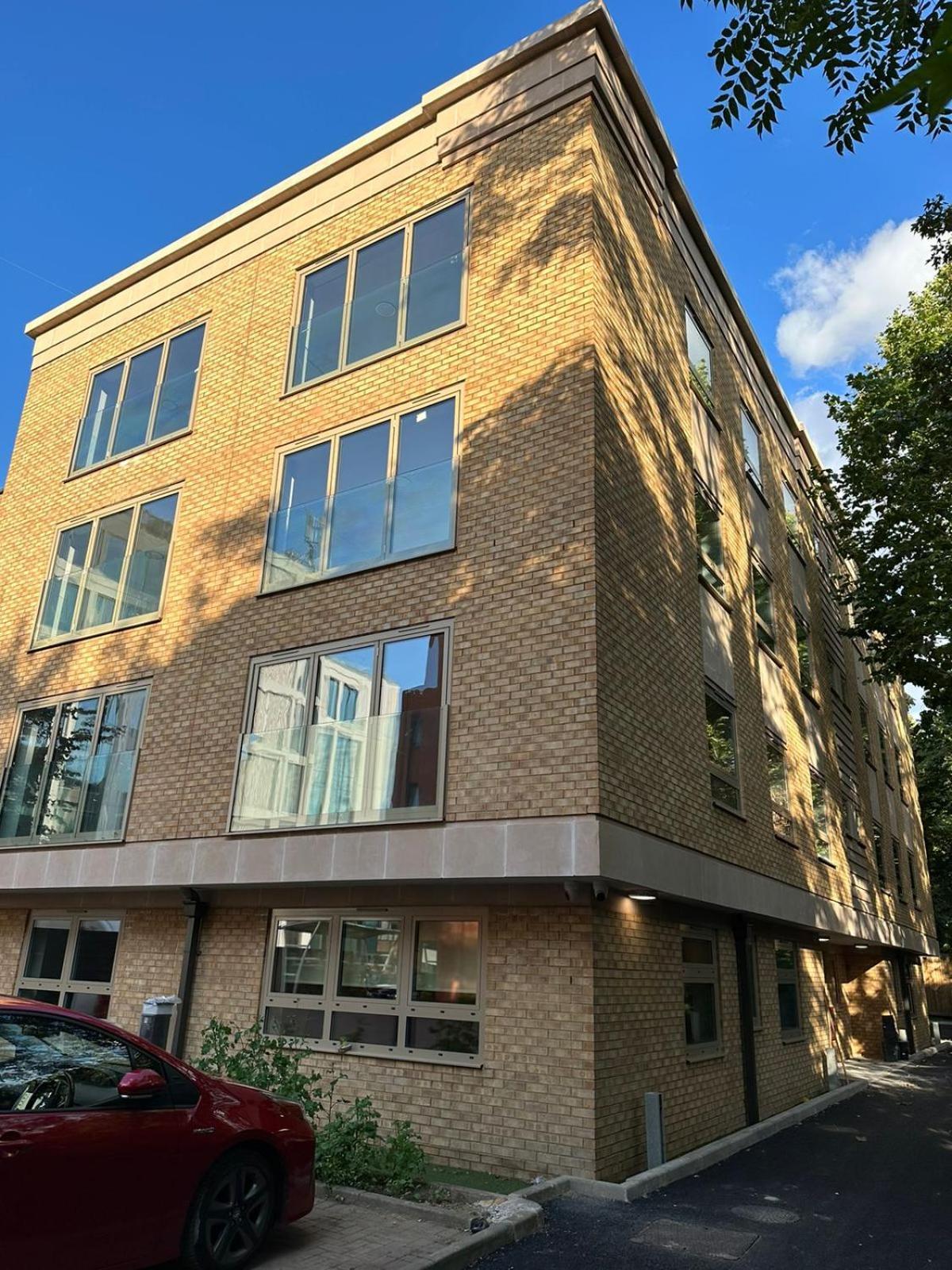 Kensington House By Solitaire Suites 斯劳 外观 照片
